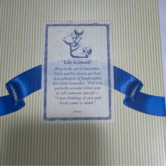 Pooh & Friends (NWT) “Life Is Sweet” collectible, porcelain figurine - Picture 11 of 11